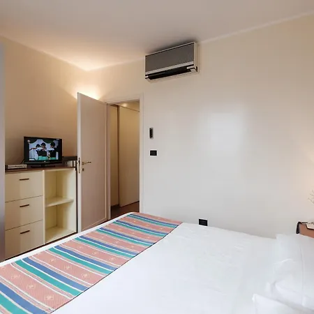 Aparthotel Sacchi 4*