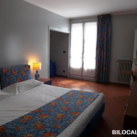 Sacchi Aparthotel 4*