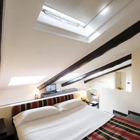 Sacchi Aparthotel 4*