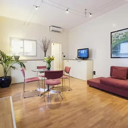 Sacchi Aparthotel 4*
