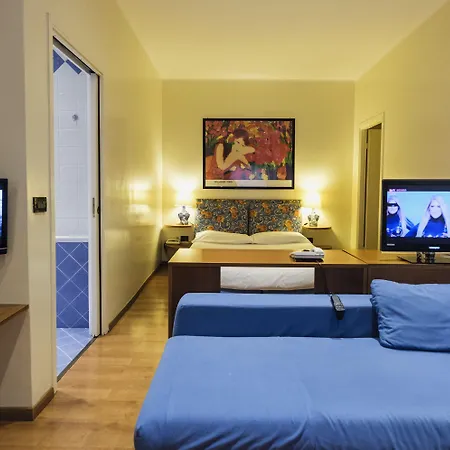 Sacchi Aparthotel 4*
